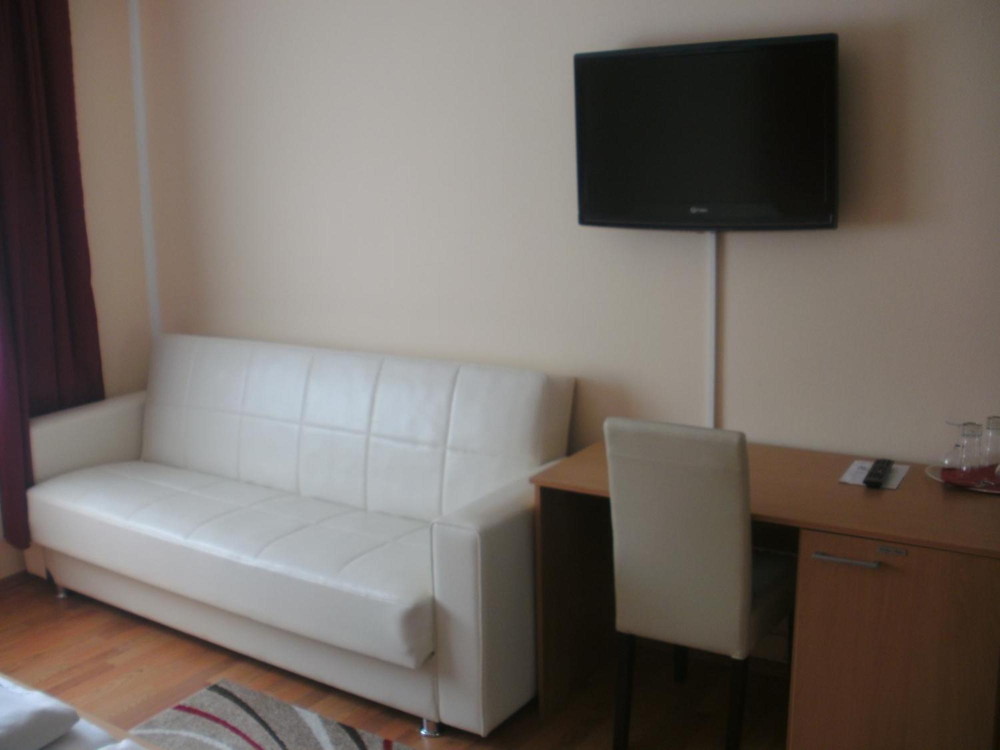 Hotel Rhein-Mosel-View Urbar  ภายนอก รูปภาพ