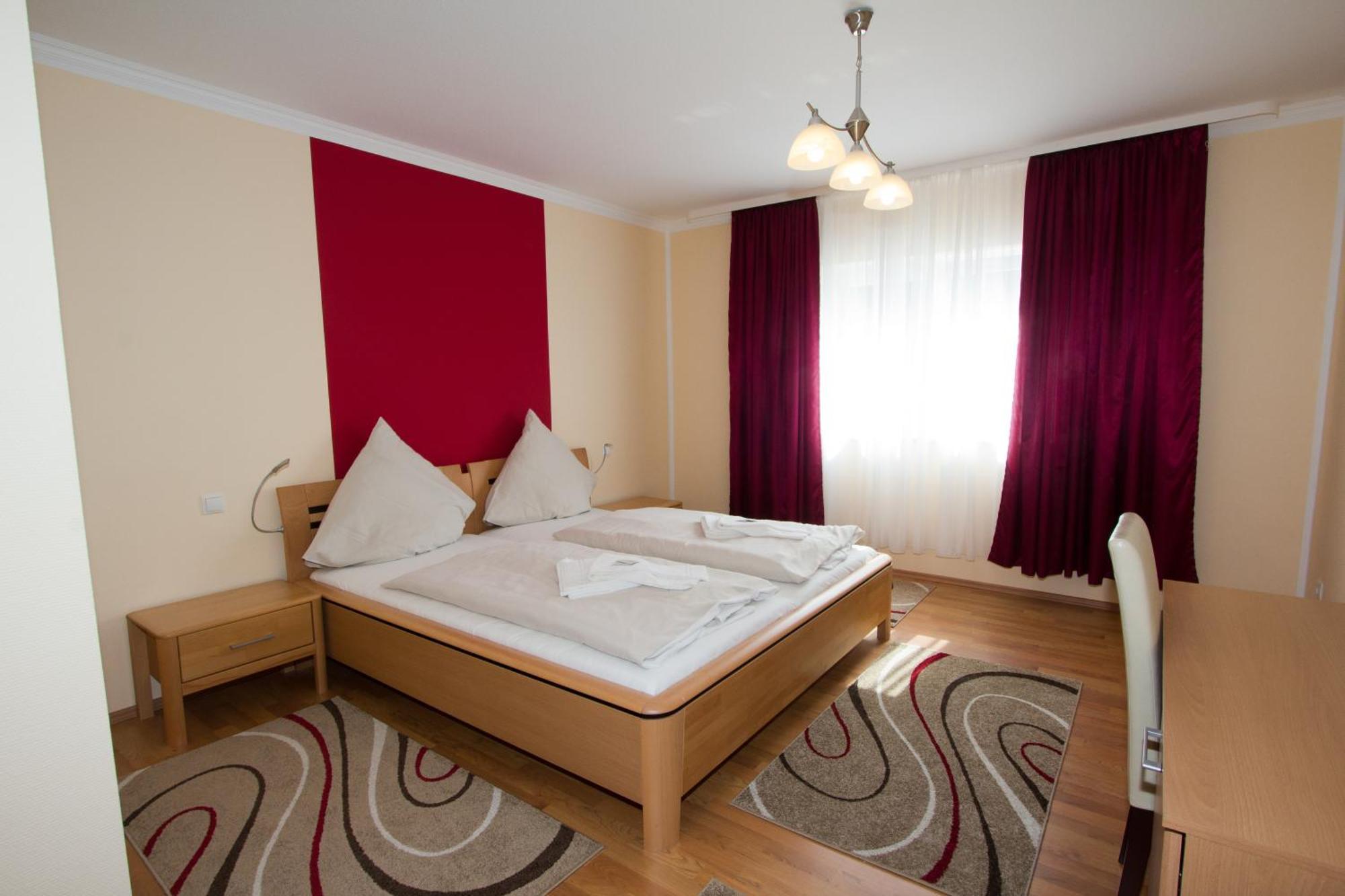 Hotel Rhein-Mosel-View Urbar  ภายนอก รูปภาพ