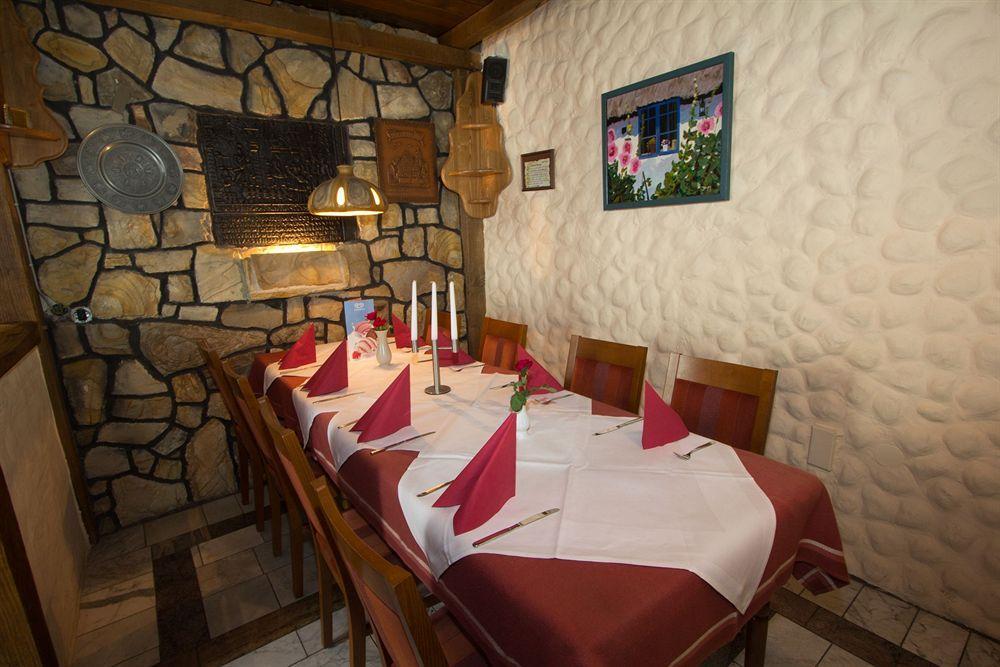 Hotel Rhein-Mosel-View Urbar  ภายนอก รูปภาพ