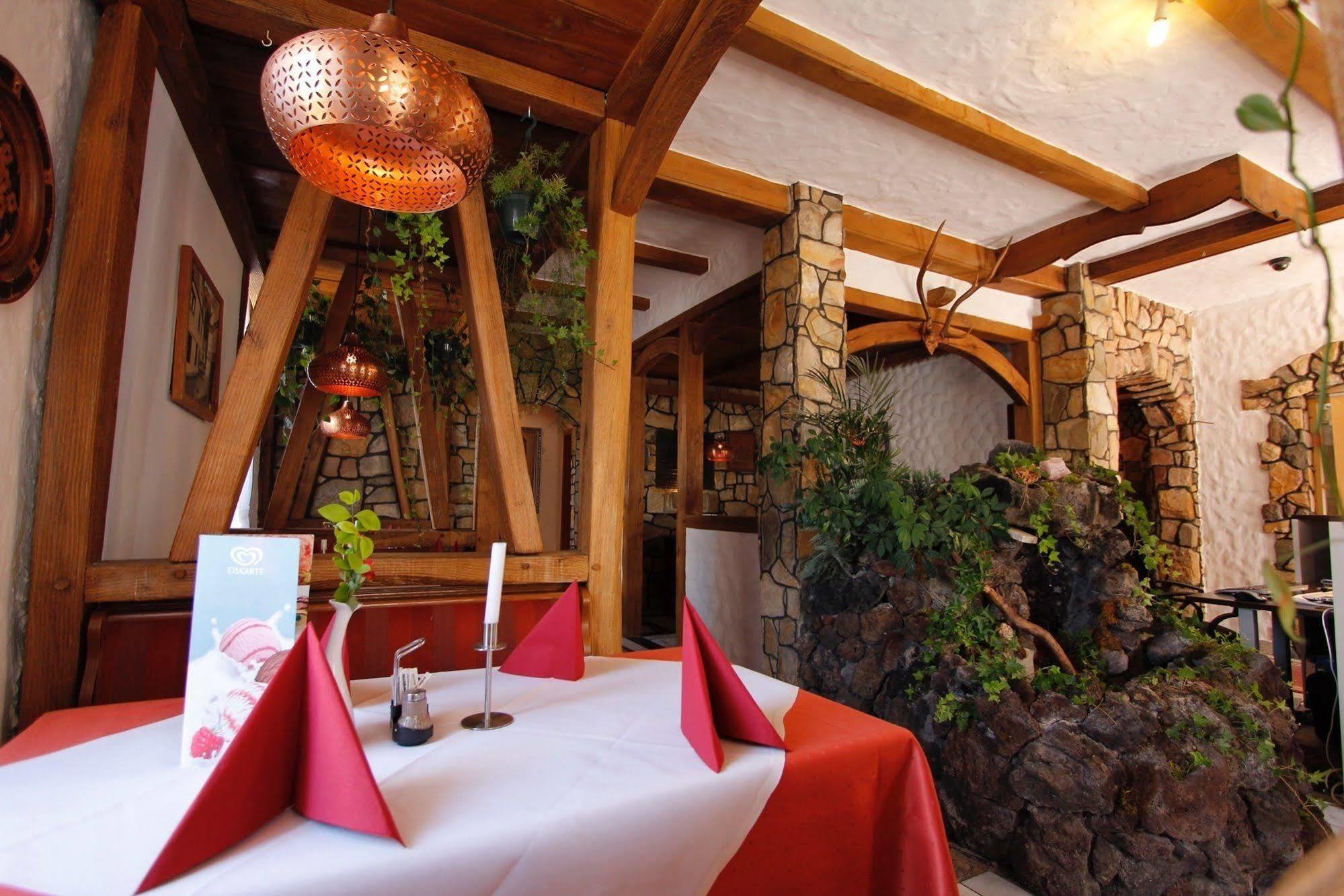 Hotel Rhein-Mosel-View Urbar  ภายนอก รูปภาพ