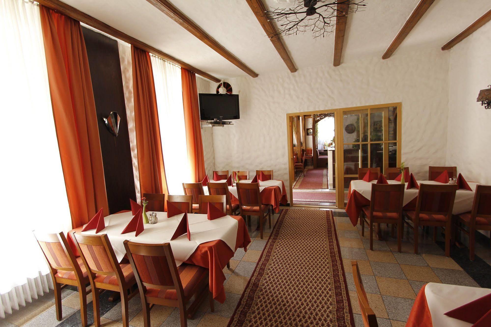 Hotel Rhein-Mosel-View Urbar  ภายนอก รูปภาพ