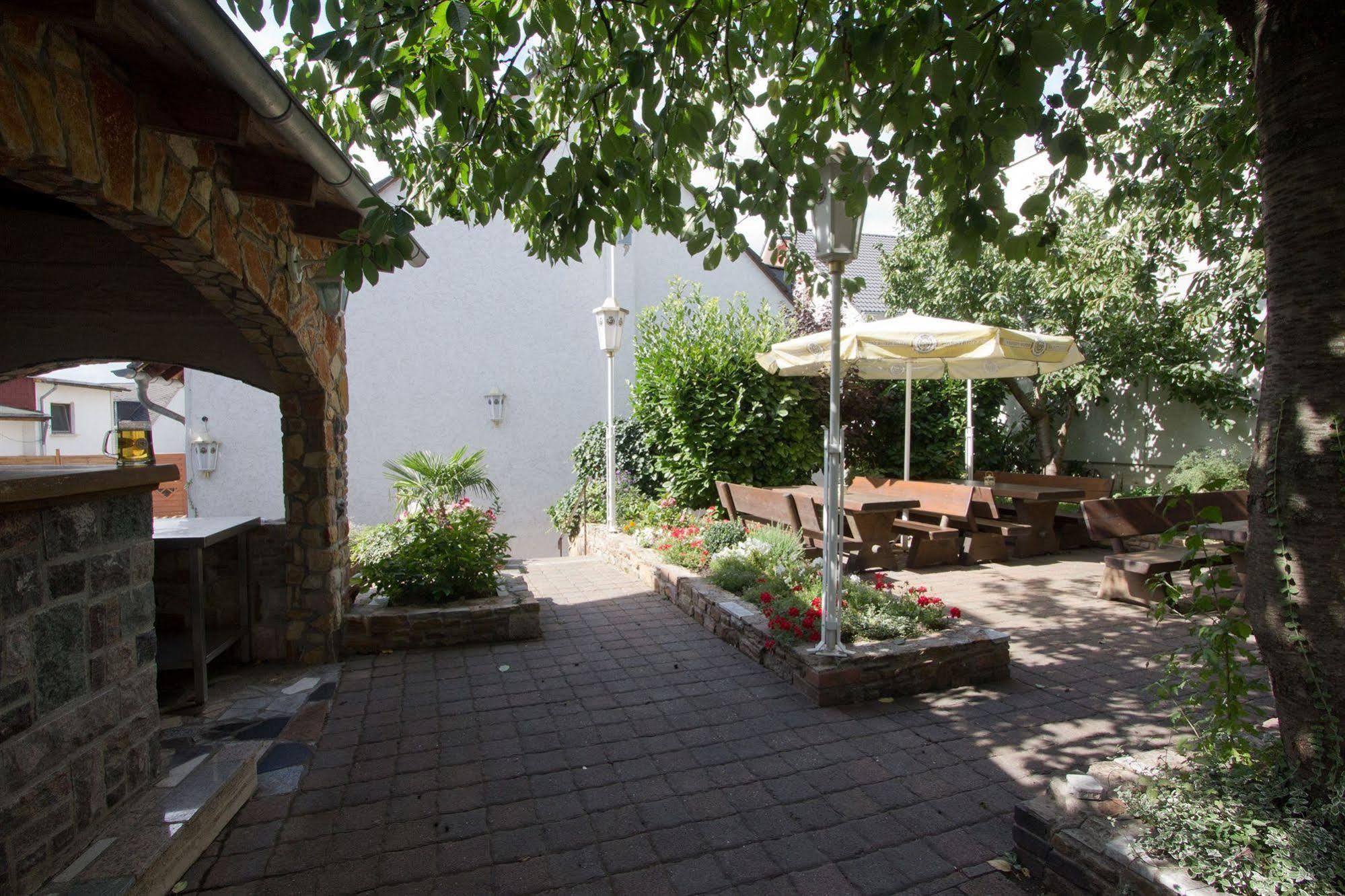 Hotel Rhein-Mosel-View Urbar  ภายนอก รูปภาพ